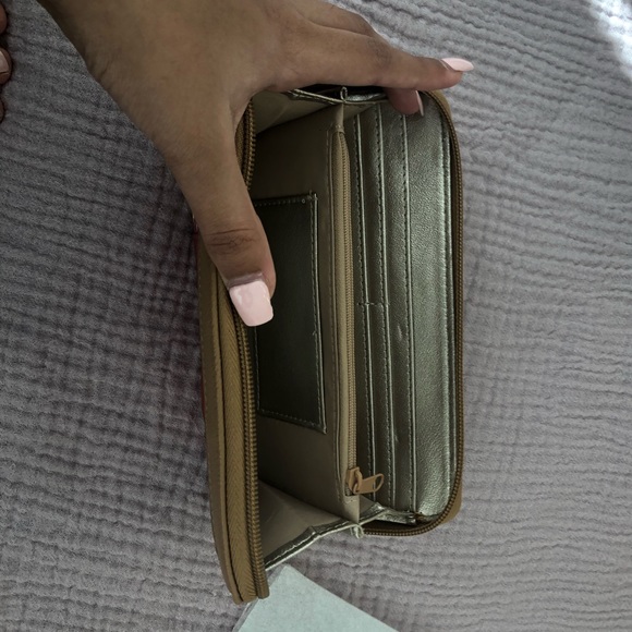 NWOT NINE WEST Purse - Picture 7 of 8